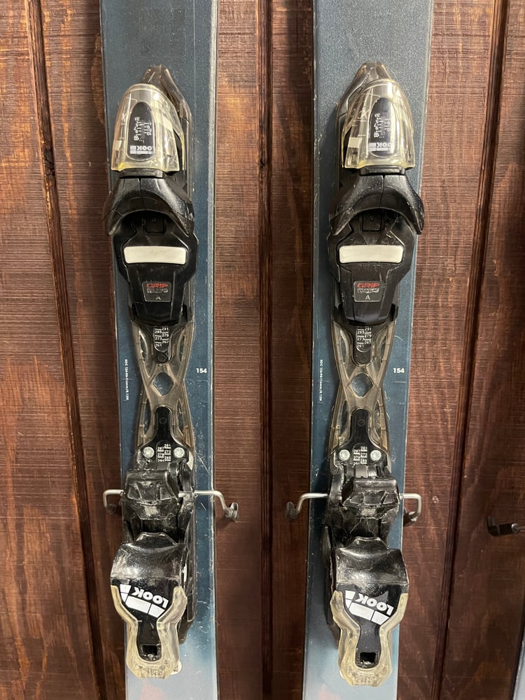 Rossignol Rallybird 92 Skis w/ Bindings - USED