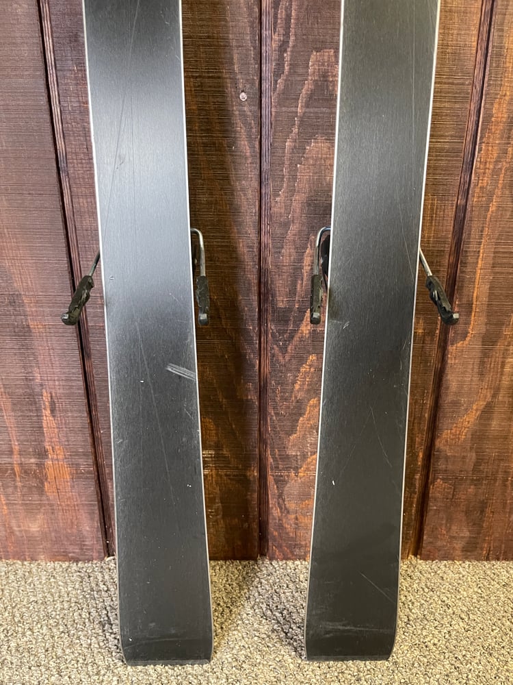 Atomic Cloud Q8 Skis w/ Bindings - Used - Image 8