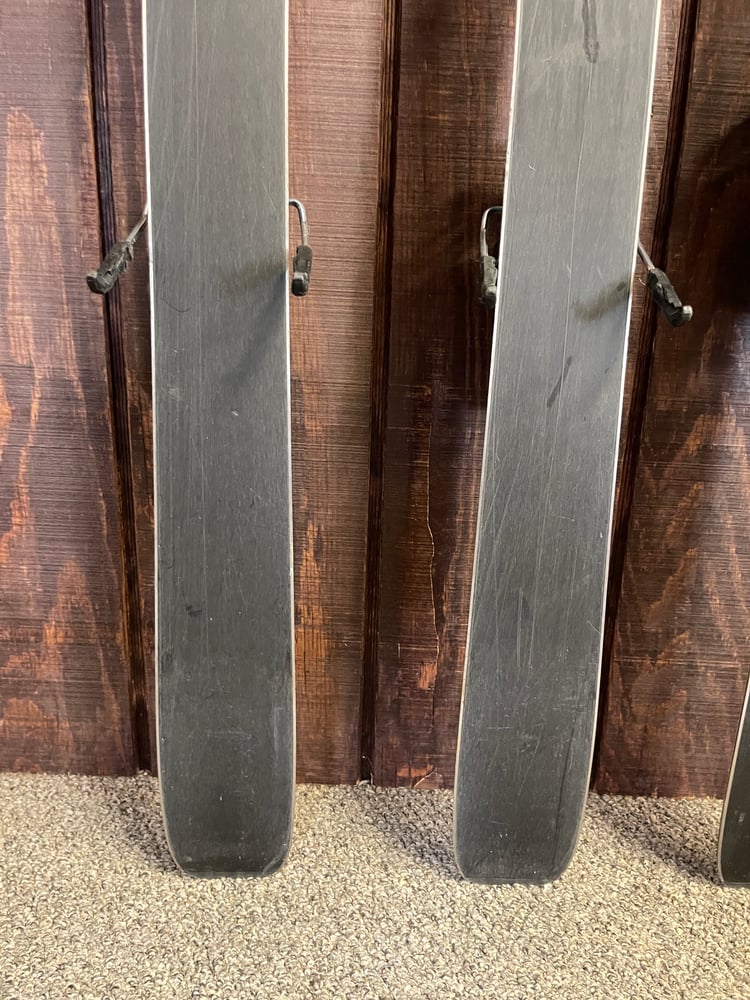2025 Atomic Maverick 84 Skis w/ Bindings - Used