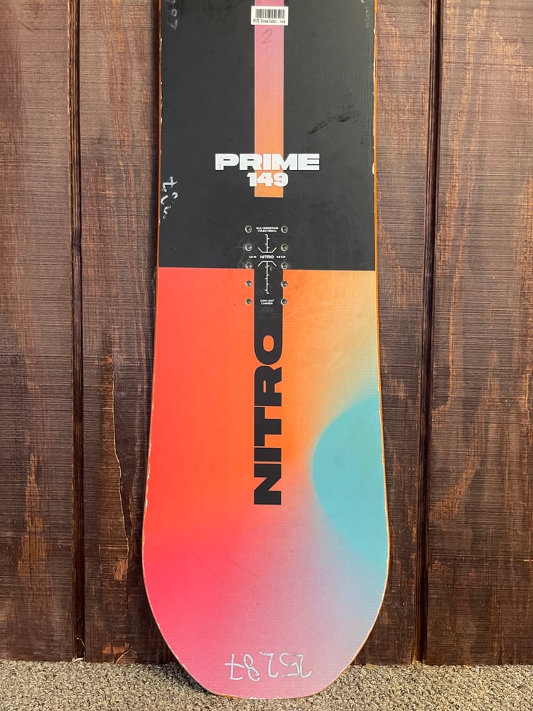 2025 Nitro Prime Chroma Cam-Out Snowboard - Used