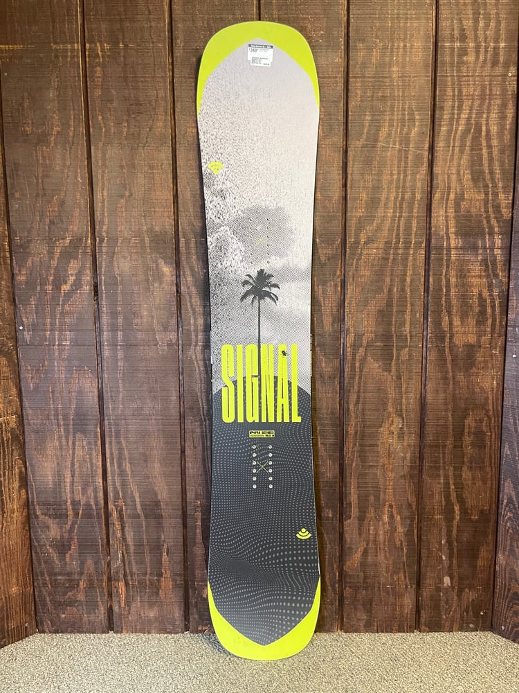 2024 Signal Park Series Snowboard - USED