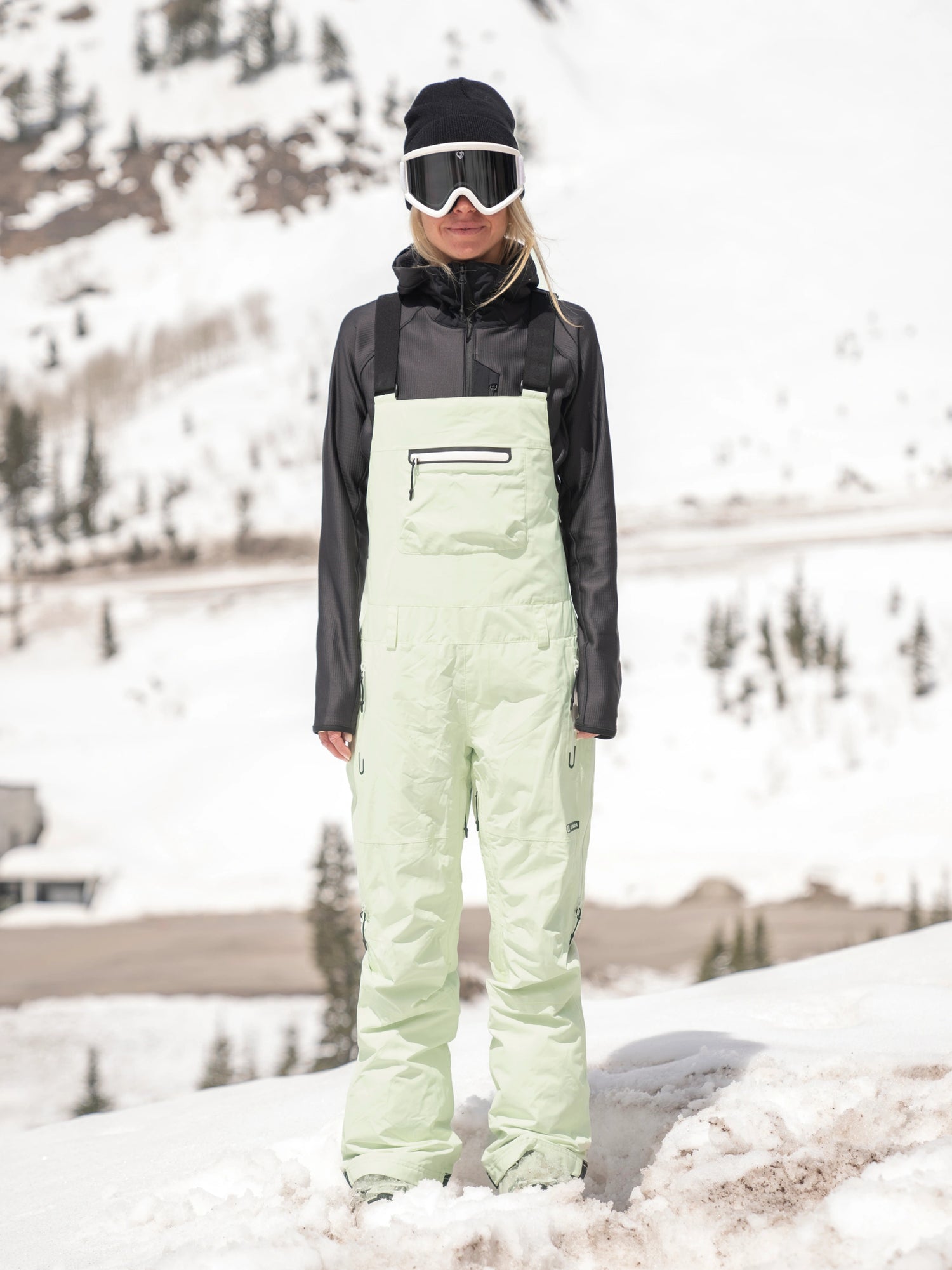 2025 Armada Women's Pascore 2L Bib - NEW