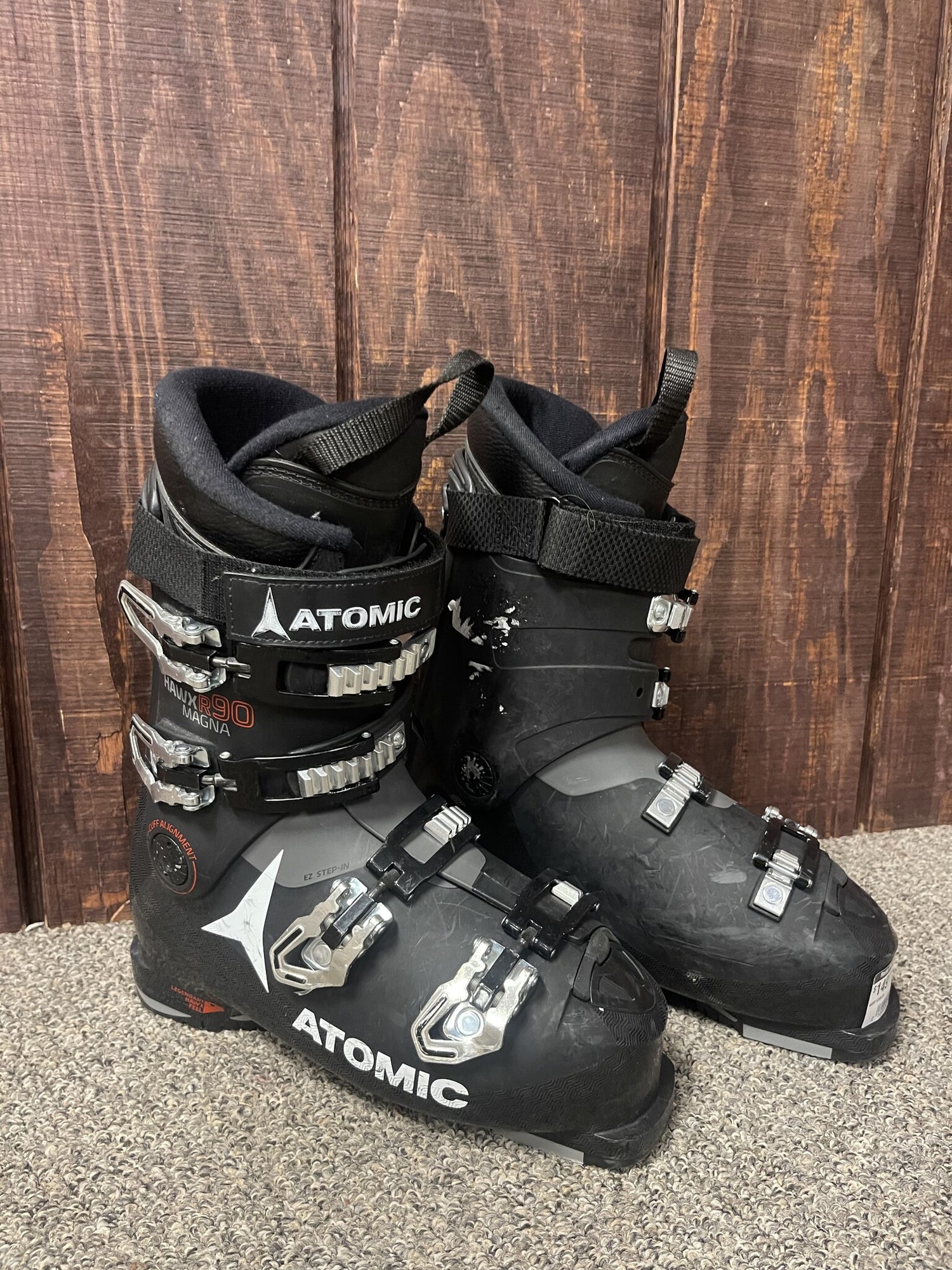 2023 Atomic Hawx Magna R90 Mens Ski Boot - USED