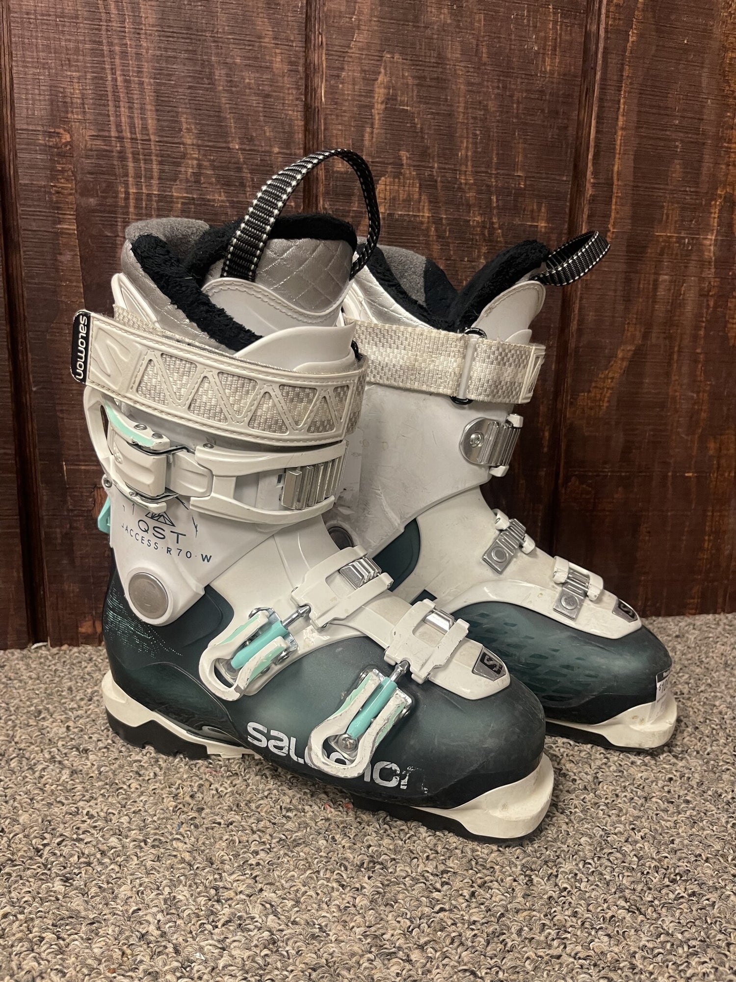 2025 Salomon Quest Access W R70 Ski Boots - USED