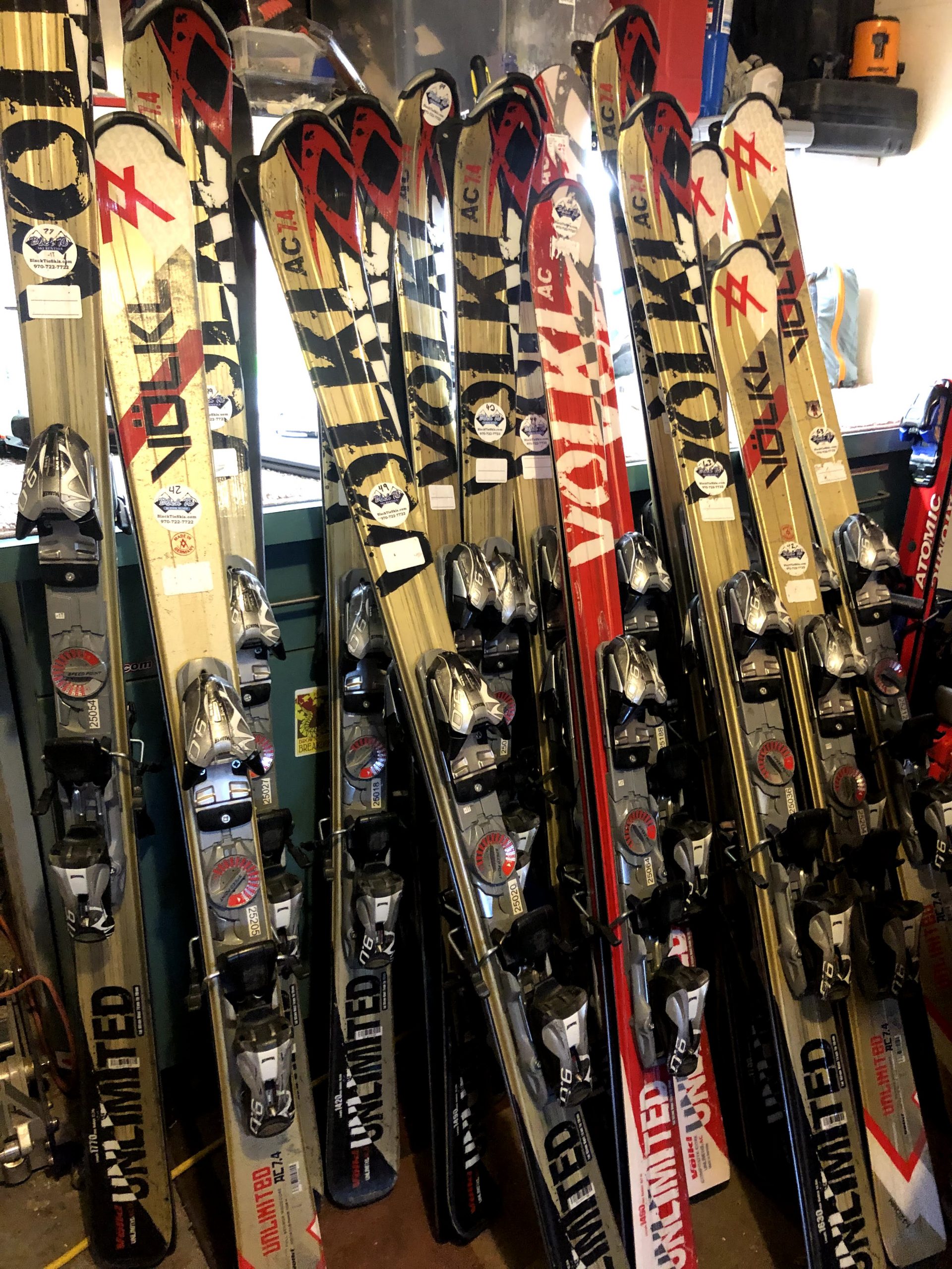 volkl-unlimited-skis